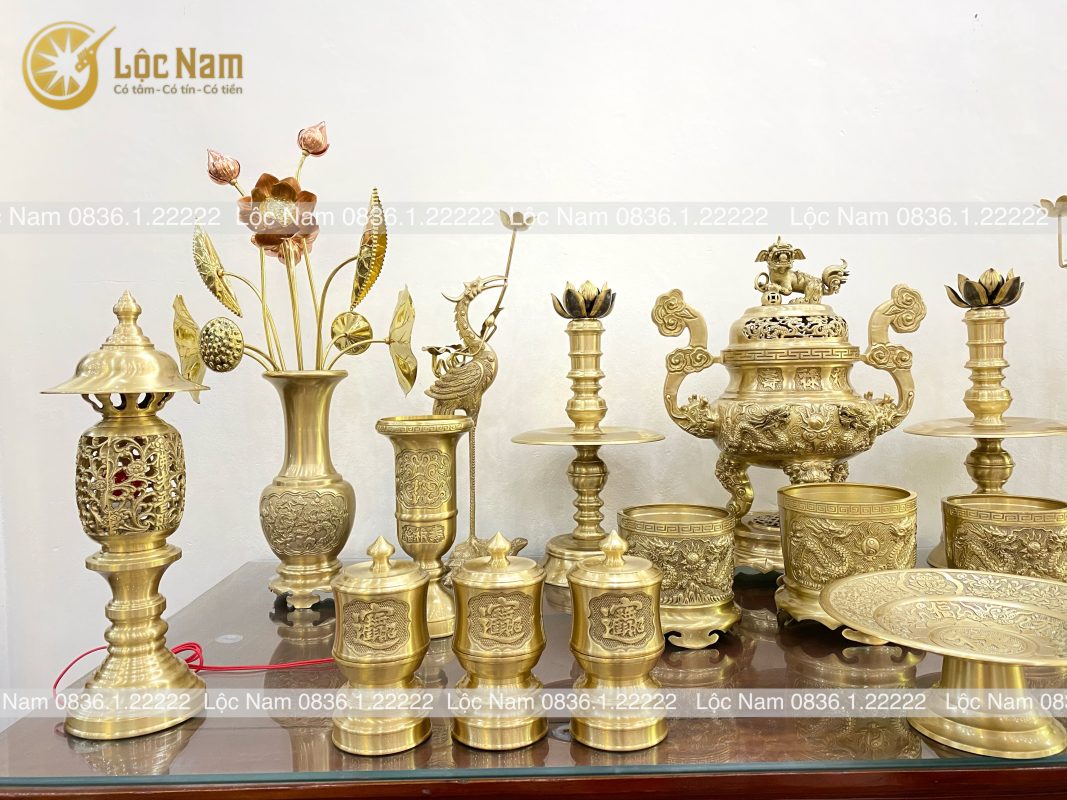 Bộ đồ thờ đầy đủ đồng vàng mộc - hoa văn rồng cao 60cm