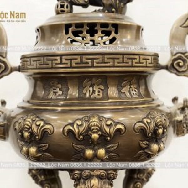 Đỉnh thờ bằng đồng vàng chạm hoa văn ngũ dinh-dong-vang-hun-gia-co-hoa-van-doi-dao-cao-60cm
