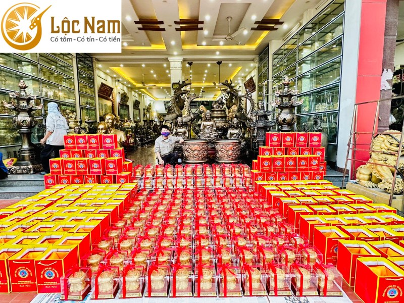 Ban giao 150 sản phẩm Trống Đồng dát vàng 9999 cho Tổng Công Ty Đông Bắc
