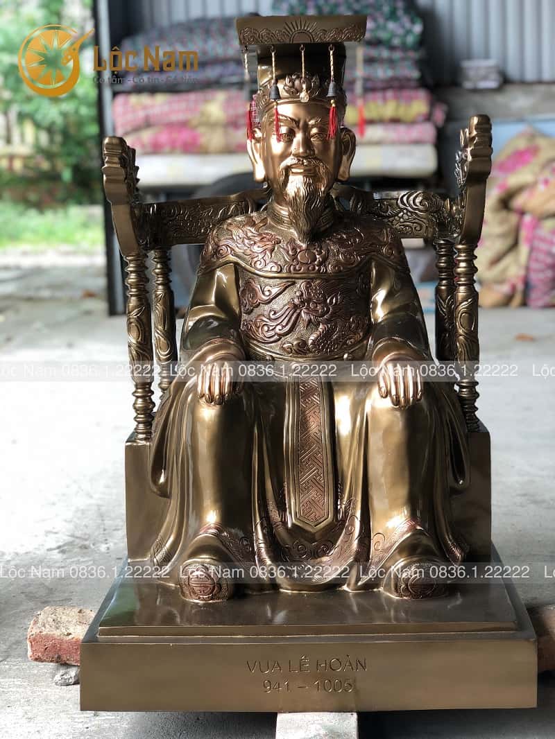 Tượng đồng vua Lê Hoàn ngồi ngai cao 90cm