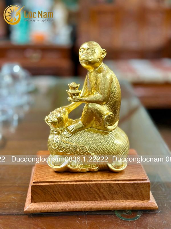 Tượng Khỉ Ngồi Trên Túi Tiền Bằng Đồng Mạ Vàng 24k