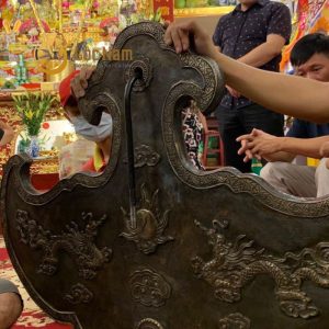 Khánh đồng 125kg cho điện thờ tại Hà Nội