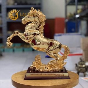 Tượng Ngựa Phong Thuỷ Bằng Đồng Mạ Vàng 24k Cao 18cm